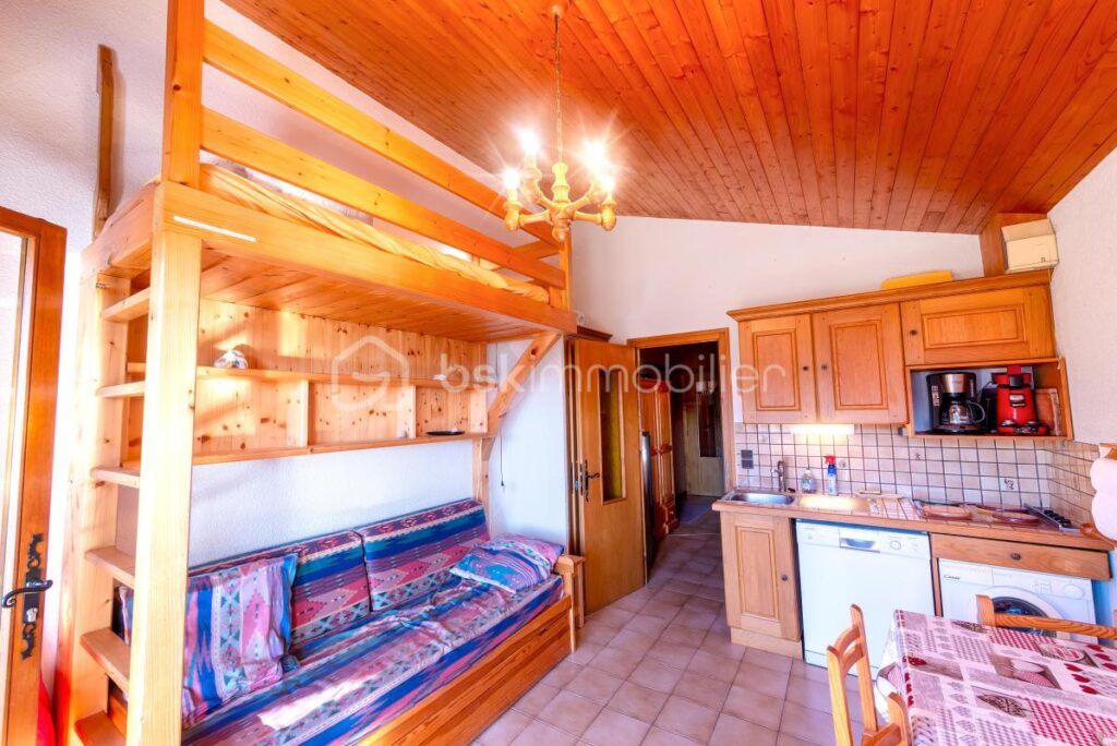 73950 – CREST-VOLAND – APPARTEMENT F2, 28M2 – PETITE COPROPRIÉTÉ – ENSOLEILLÉ, CALME – PROCHE REMONTÉES ET PROCHE CENTRE VILLAGE – 2 pièces – NR chambres – 28 m²