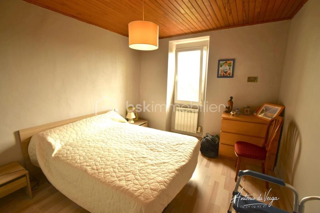 Spacieuse maison de village avec vue panoramique – 6 pièces – 4 chambres – 125 m²