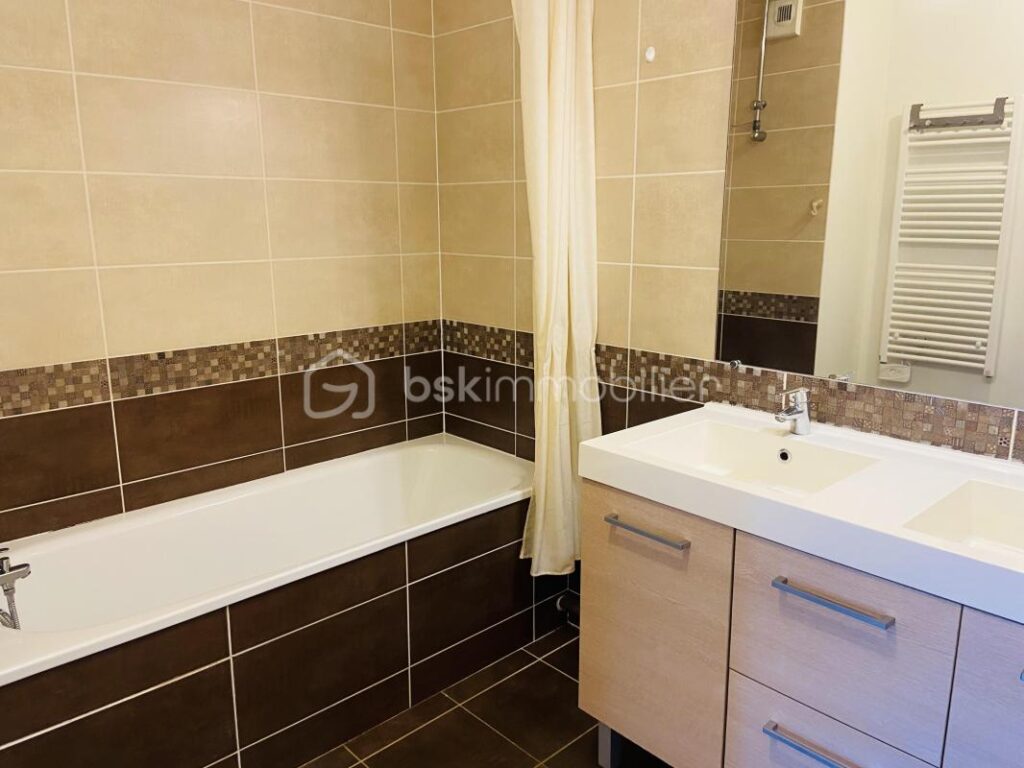 Superbe T3 avec terrasse et garage – 3 pièces – 2 chambres – 61 m²