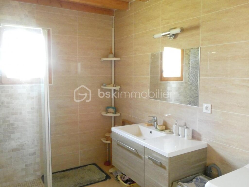 Maison bois de plain pied, 5 pièces, 3 chambres – 5 pièces – 3 chambres – 129 m²