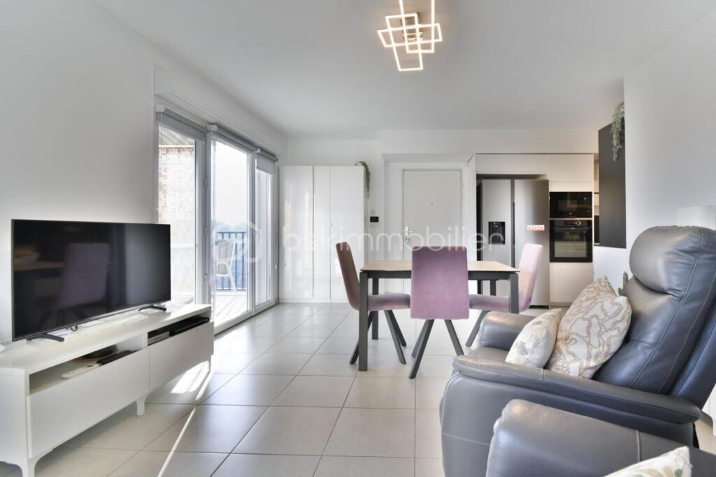 T4 récent équipé et meublé – Terrasse – Résidence 2021 – Prêt à emménager immédiatement – 4 pièces – 3 chambres – 73 m²