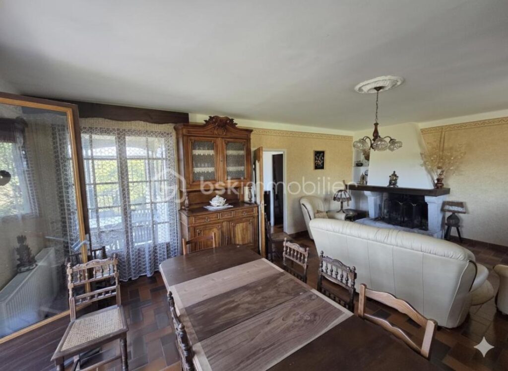 SUD ARDÈCHE – LES VANS : MAISON TRADITIONNELLE AVEC VUE PANORAMIQUE ET DOUBLE LOGEMENT – 6 pièces – 4 chambres – 163 m²