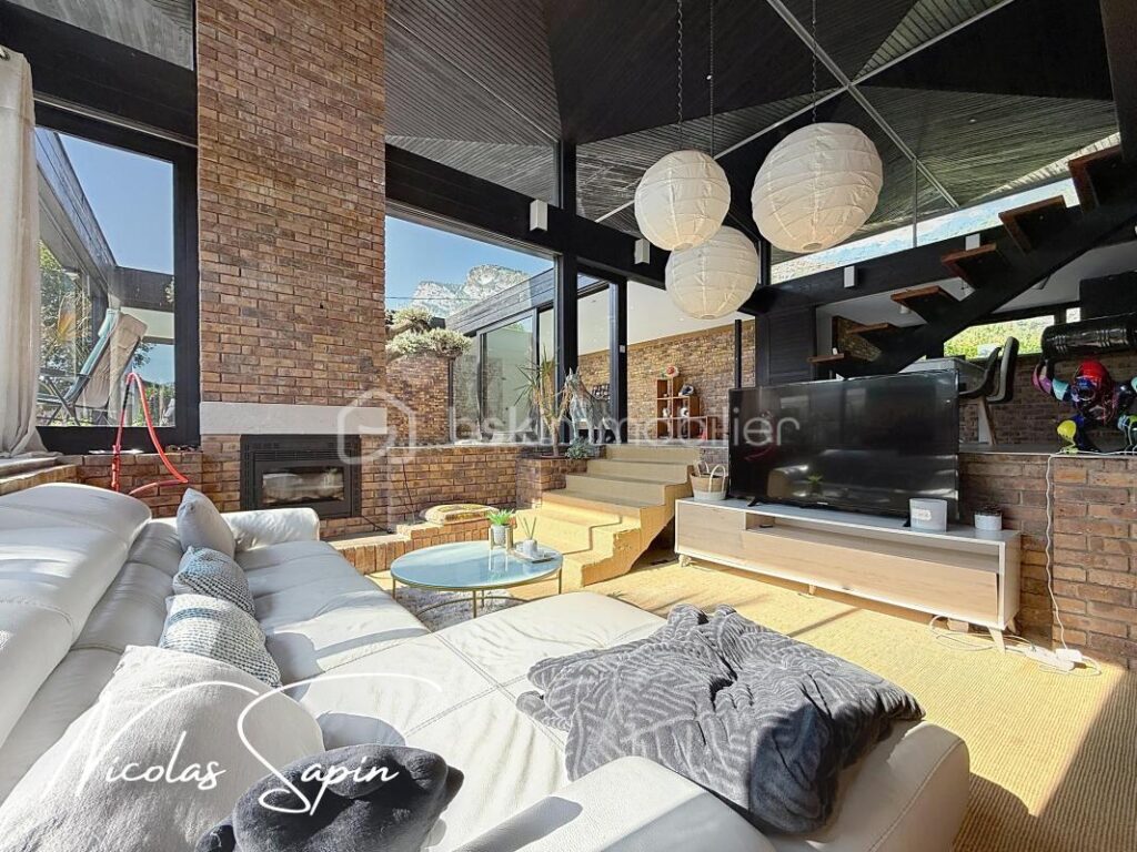 Maison d’architecte de 188m2 avec piscine – 6 pièces – 4 chambres – 188 m²