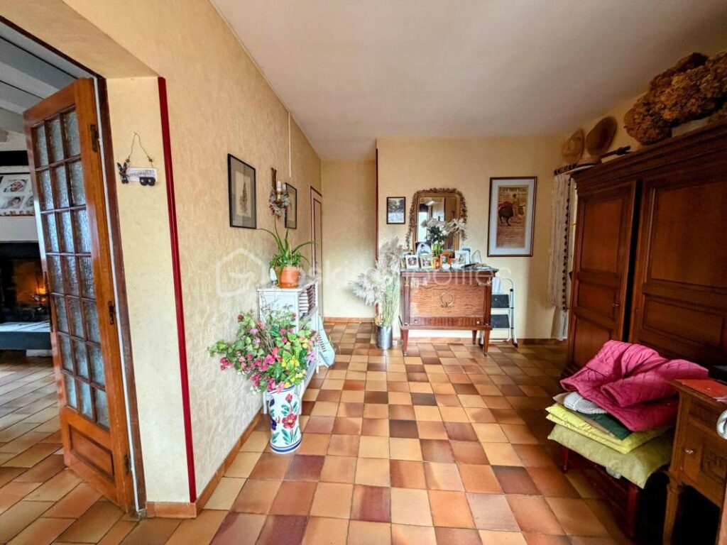 💥 Juzet-de-Luchon (31110) – Propriété de caractère avec piscine et vue montagnes à prix imbattable 💥 – 10 pièces – 5 chambres – 230 m²