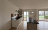 Maison familiale à 5 minutes de Pont-l’Évêque – Grand terrain de 3 900 m² et belle vue – 4 pièces – 3 chambres – 104 m²