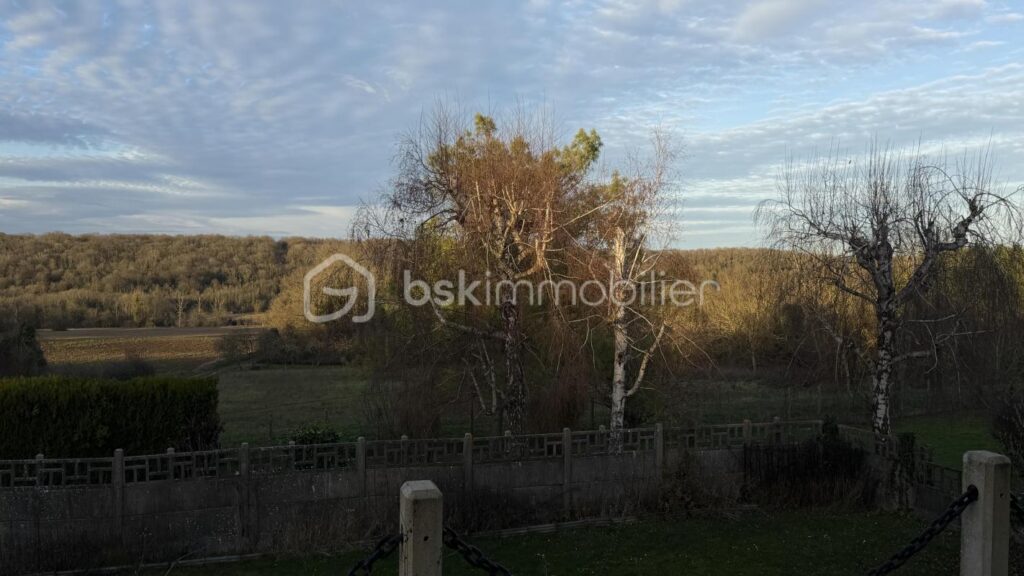 Maison contemporaine à l’architecture cubique – Vue dégagée sur la vallée – 6 pièces – 4 chambres – 149 m²