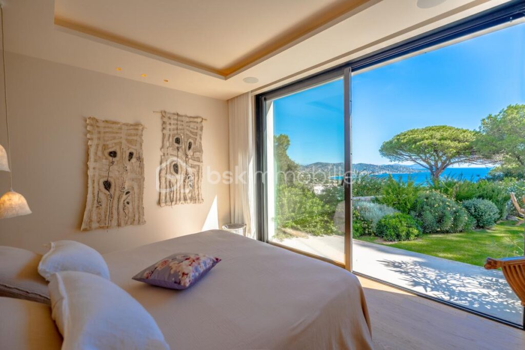 Villa d’exception – Double vue mer dans Golfe de Saint Tropez – 10 pièces – 5 chambres – 370 m²