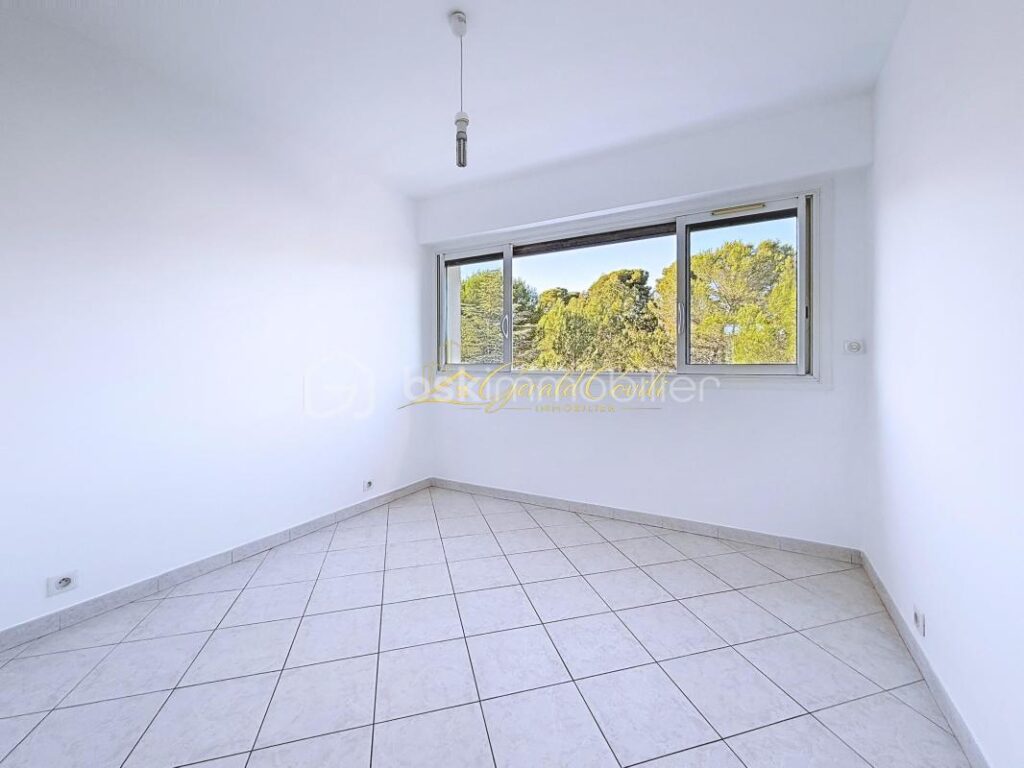 APPARTEMENT 4 PIECES DE 73 M² / CANNES LA BOCCA – 4 pièces – 3 chambres – 69 m²