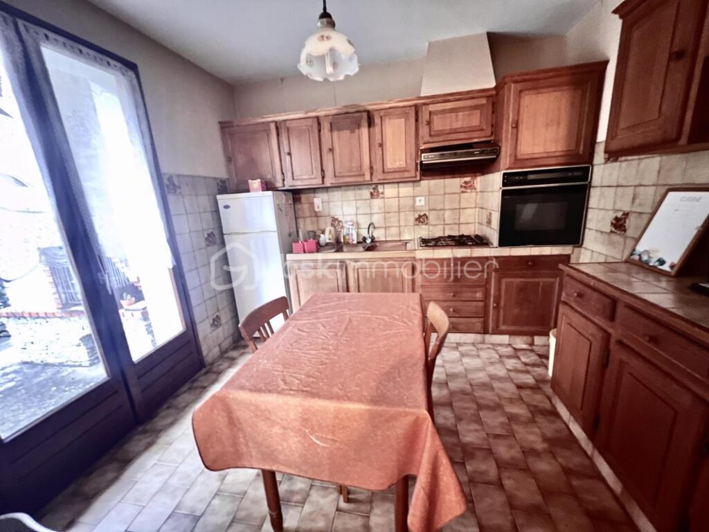 Maison de 100 m² sur terrain de 1500 m² – 4 pièces – 3 chambres – 100 m²