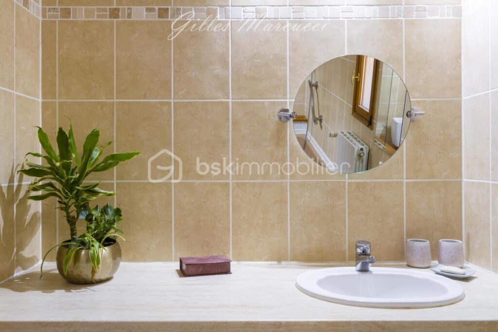 A la recherche d’une maison au calme et confortable ? – 5 pièces – 3 chambres – 174 m²