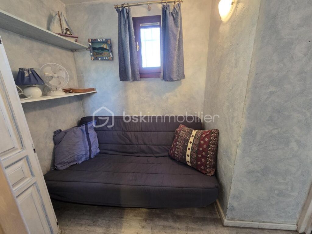 Appartement 2 pièces face au port – 28 m² habitable – 2 pièces – 1 chambre – 23 m²