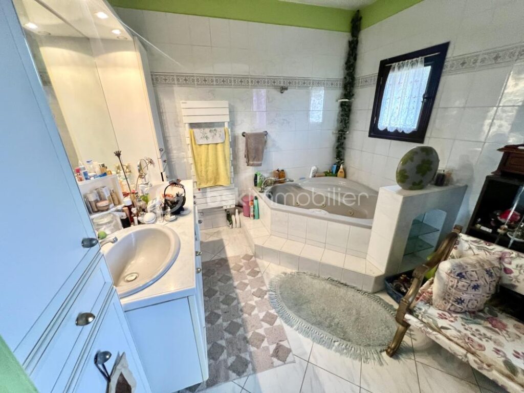 Draguignan – Villa – Studio indépendant – Piscine – Aucun vis à vis – 6 pièces – 4 chambres – 165 m²