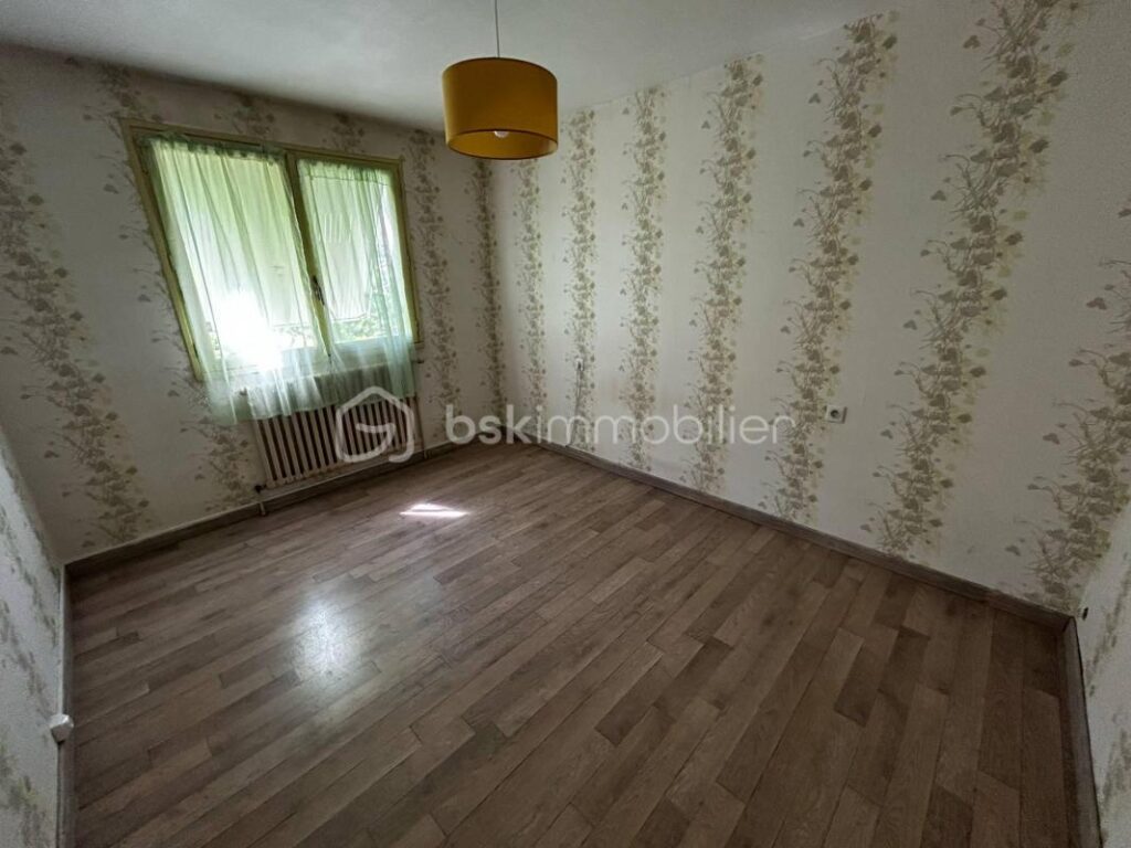 Magnifique maison familiale avec vue dégagée à Creissels – 6 pièces – 5 chambres – 128 m²