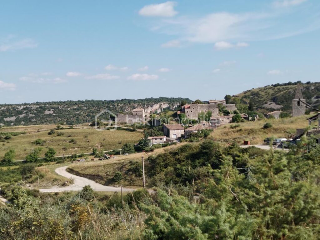 Superbe terrain de 3300 m² avec vue panoramique à Gras – NR pièces – NR chambres – 3300 m²