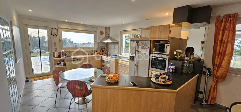 MAISON avec belle vue 165m2 – 4 pièces – 3 chambres – 165 m²