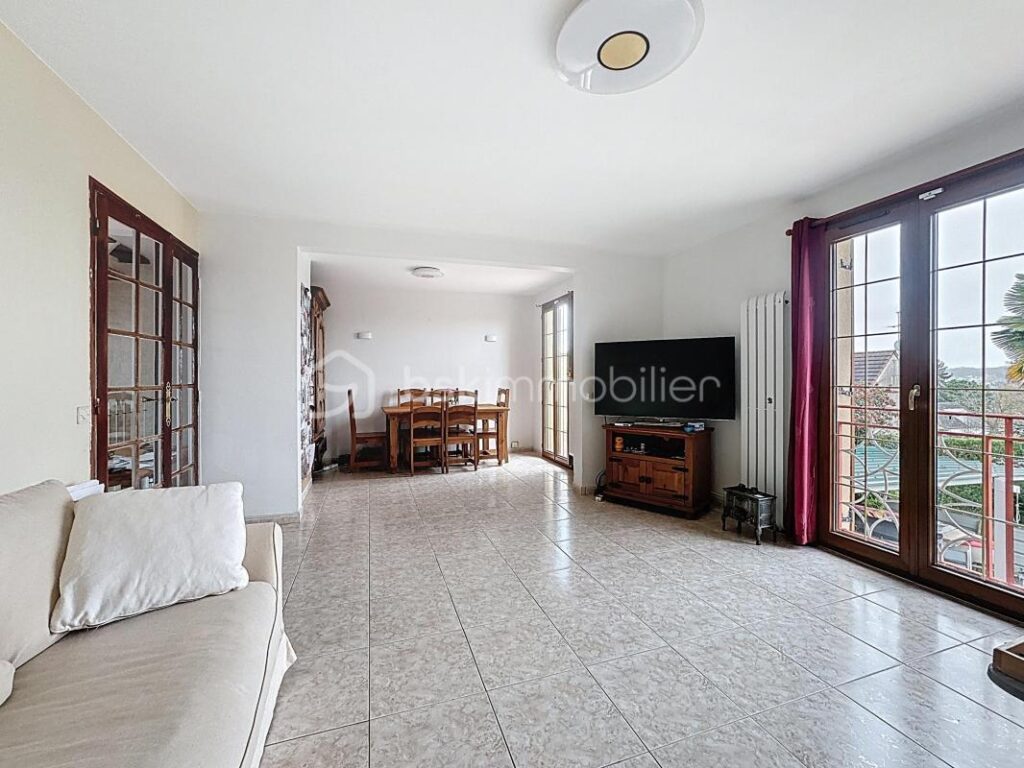 Maison familiale 6 pièces au calme dans un cadre verdoyant – 6 pièces – 5 chambres – 136 m²