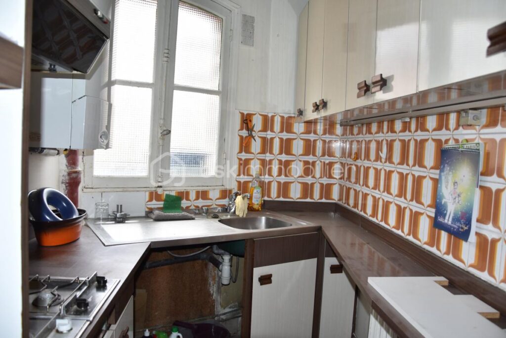 5 PIECES – RUE CASTAGNARY – PARIS 15 – 5 pièces – 3 chambres – 77 m²