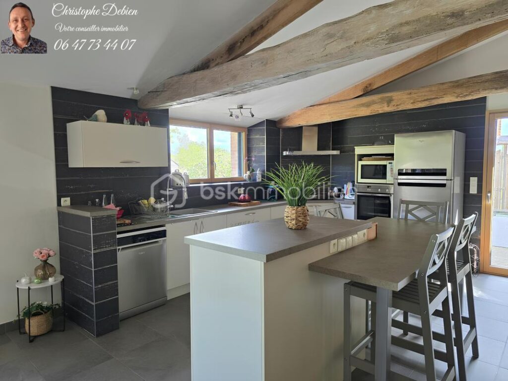 GRANGE RÉNOVÉE DE 231 M² AU CŒUR DE LA NATURE – CHARME DE L’AUTHENTIQUE, CONFORT MODERNE, À 5 MIN DE L’AUTOROUTE A83-A87 / SAINTE-FLORENCE – 10 pièces – 4 chambres – 231 m²