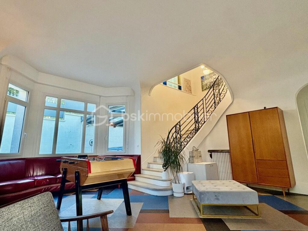 Demeure de très haut standing – NR pièces – 9 chambres – 564 m²