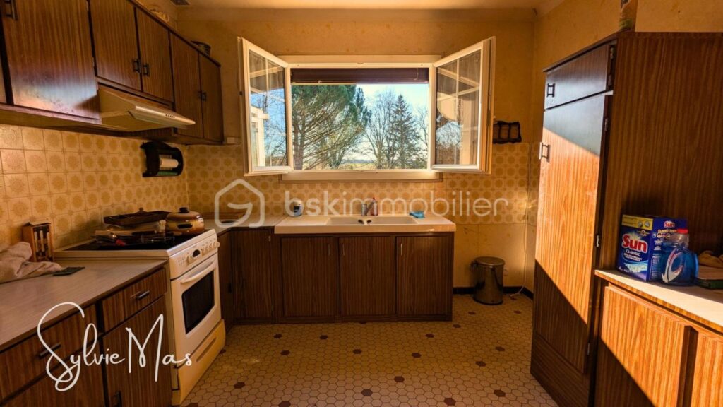 Maisons 4 pièces sur sous sol complet et jardin arboré 2 400 m2 – 5 pièces – 3 chambres – 125 m²