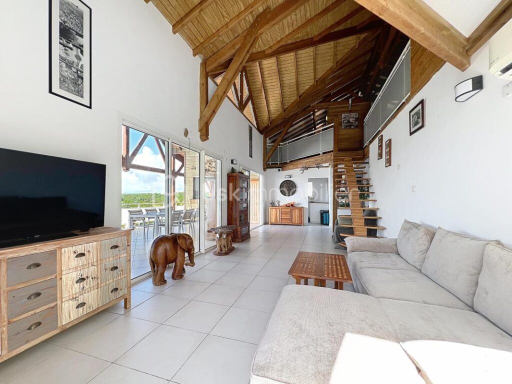 Ensemble immobilier villa et ses deux locatifs vue mer – 10 pièces – 7 chambres – 295 m²