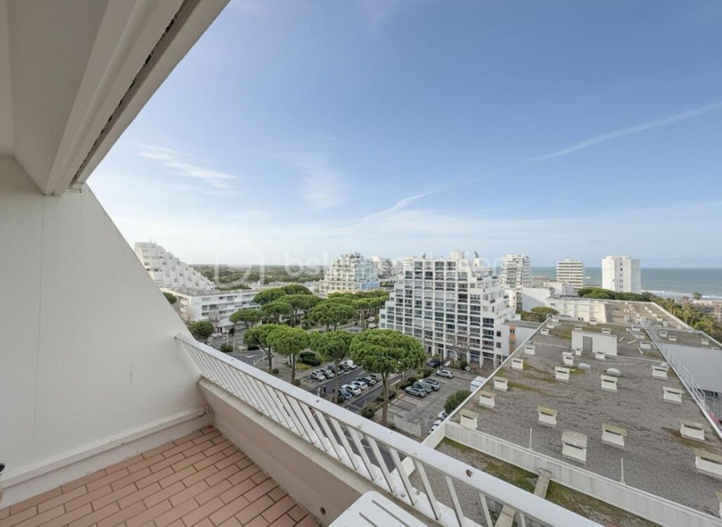STUDIO 22m2 AVEC VUE MER ET PARKING – 1 pièce – NR chambres – 22 m²