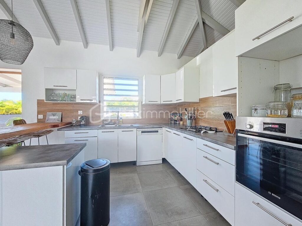 Splendide villa T4 avec piscine – 4 pièces – 3 chambres – 119 m²