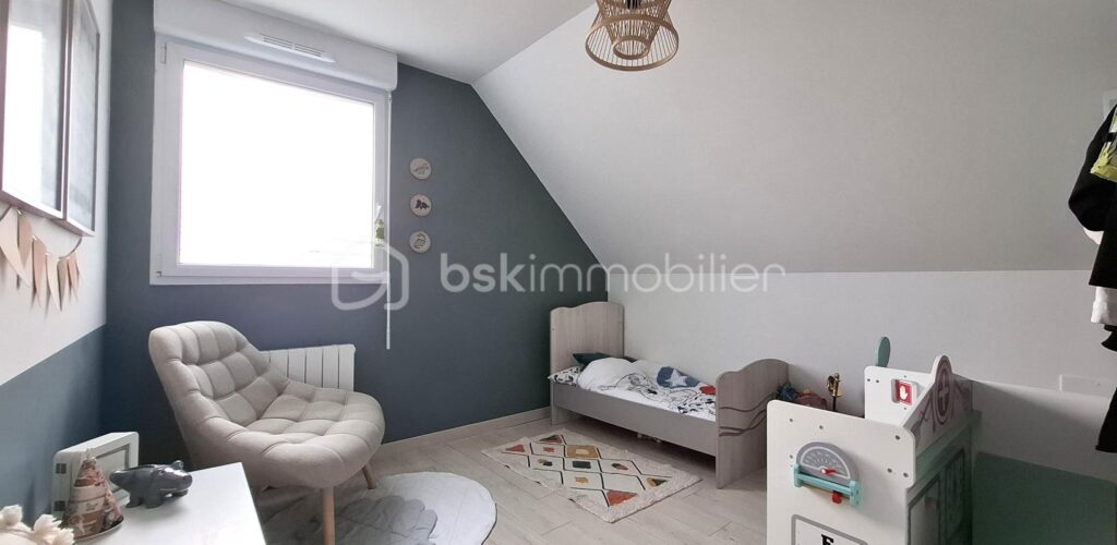 Maison individuelle, 5 chambres, garage, jardin. Possibilité de semi plain-pied – 6 pièces – 5 chambres – 117 m²