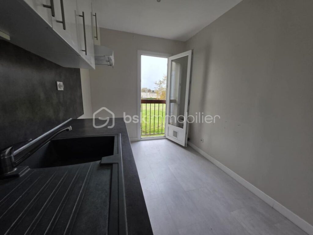 APPARTEMENT AVEC GARAGE ET CAVE – 2 pièces – 1 chambre – 55 m²