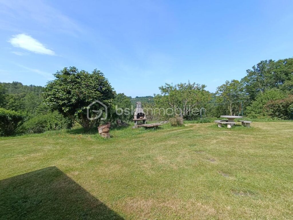 Maison isolée au calme mais proche des commerces entre Pau et Oloron – 4 pièces – 2 chambres – 155 m²