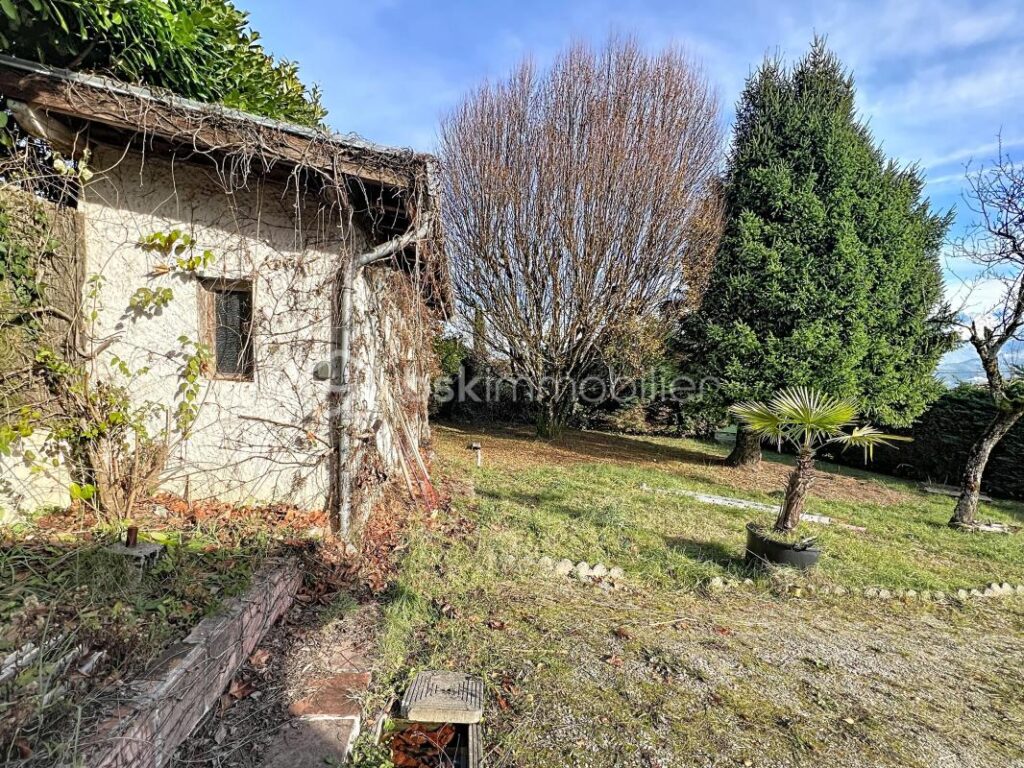 ***MAISON COUP DE COEUR A SAINT ISMIER A LA TOUR D ARCE A RENOVER*** – 4 pièces – 3 chambres – 126 m²