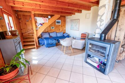 74130 – BRIZON – CHALET RÉNOVÉ 160M2 (144M2 HABITABLES) – TERRASSE, POTAGER – SUPERBE CADRE NATUREL – PROCHE DE LA VALLÉE DE L’ARVE – 6 pièces – 3 chambres – 144 m²