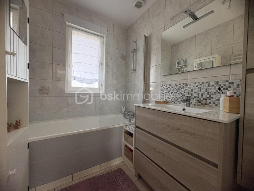 Maison semi plain pied de 98M2 – 6 pièces – 4 chambres – 98 m²