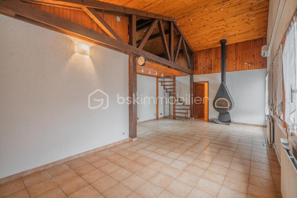 Maison à fort potentiel – Vif (38450) – 4 pièces – 3 chambres – 123 m²
