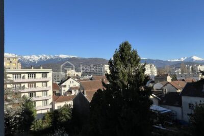 Spacieux T2 de 52m² avec 2 balcons sur la commune de Grenoble – 2 pièces – 1 chambre – 51 m²
