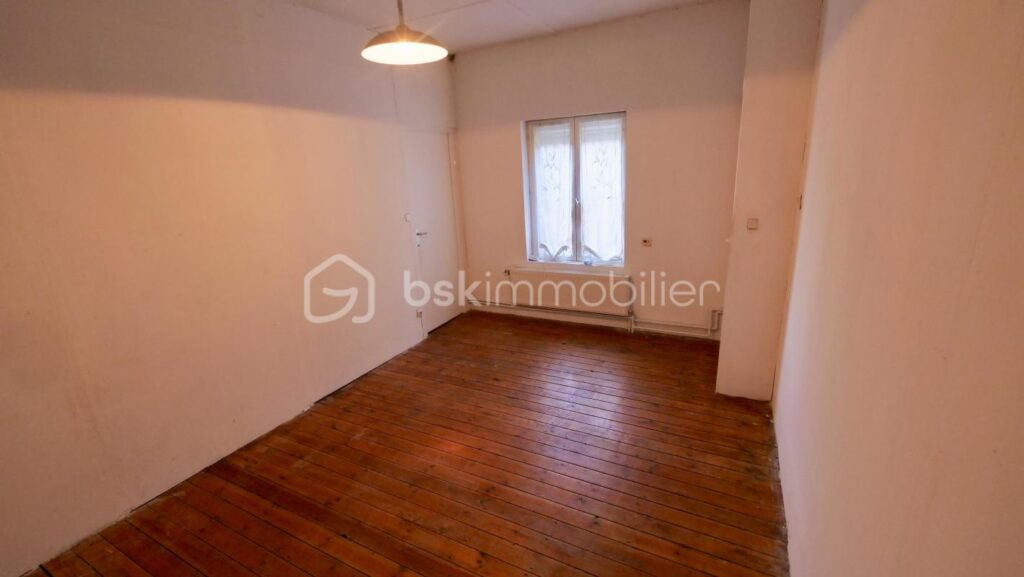 ✨ MAISON FAMILIALE D’EXCEPTION – 220 m² – JARDIN – GARAGE – AUCUN TRAVAUX ✨ – 7 pièces – 5 chambres – 220 m²