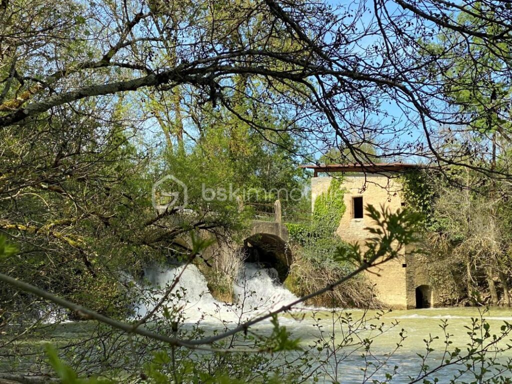 MAISON MOULIN – 8 pièces – 5 chambres – 240 m²