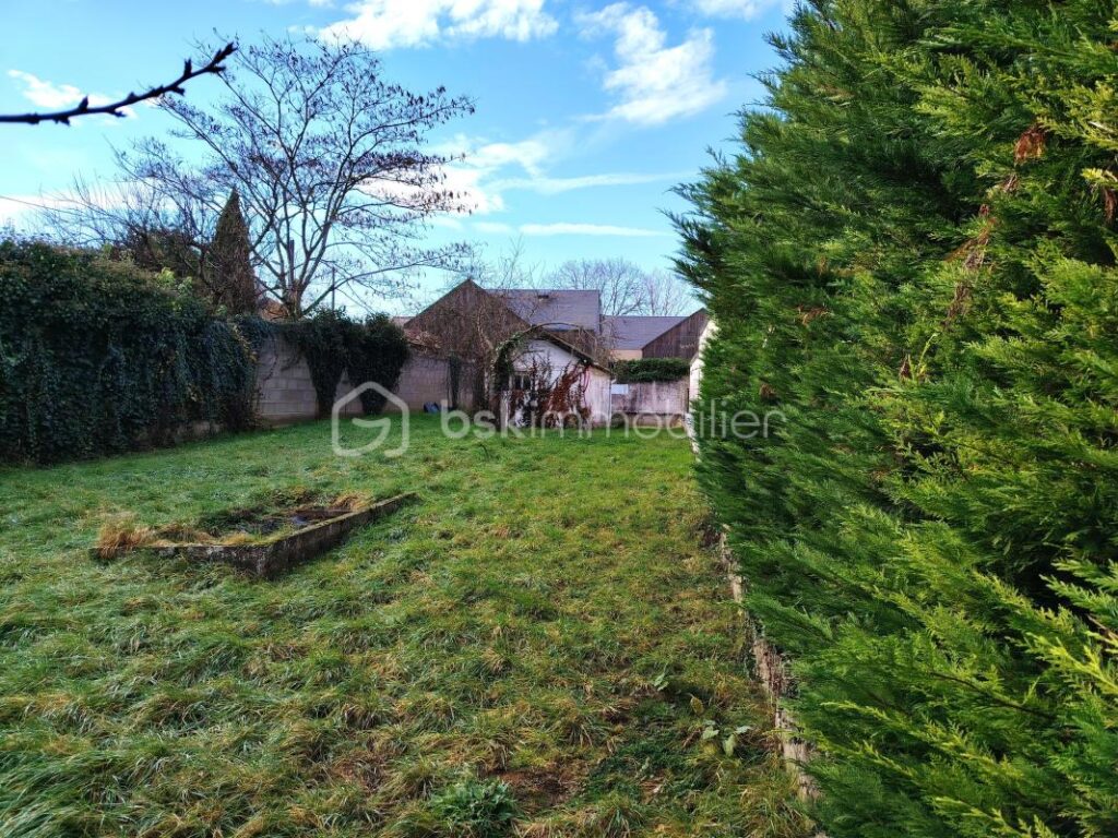 TERRAIN CONSTRUCTIBLE CENTRE AMBOISE 412 m² – NR pièces – NR chambres – 412 m²