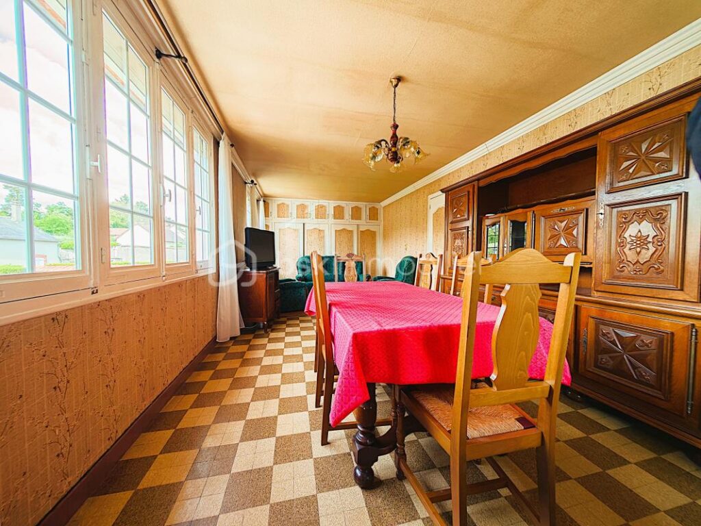 Maison de plain-pied de 80 m² sur sous-sol total sur terrain entièrement constructible et divisible de 1457 m² – 4 pièces – 2 chambres – 80 m²