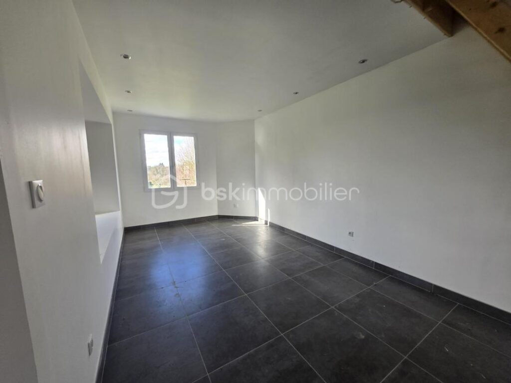 Beau Pavillon de plain pied de 125m² de Parigny les Vaux – 4 pièces – 3 chambres – 125 m²