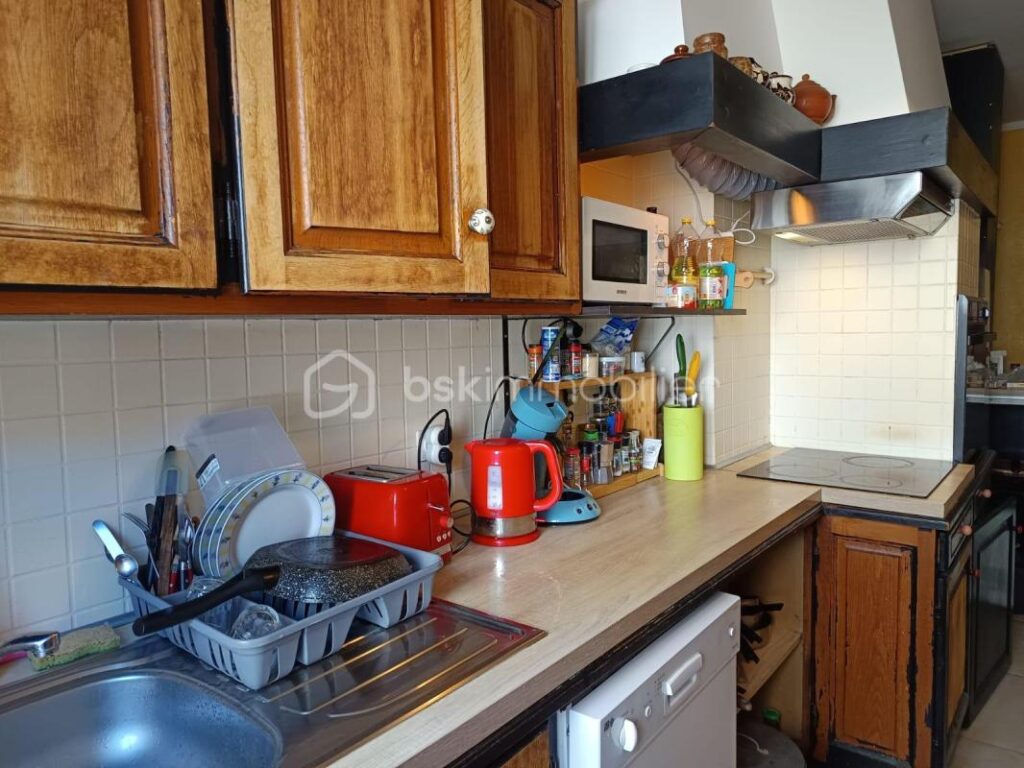 T 5 de 98 m2 a cote de la Gare – 5 pièces – 3 chambres – 98 m²