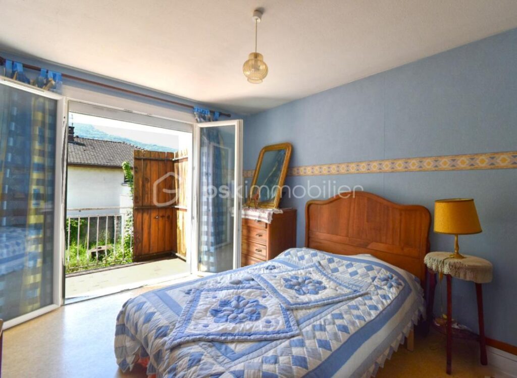 Maison familiale de 167m2 proche commodités – 7 pièces – 5 chambres – 167 m²