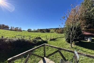 Maison d&rsquo;été très charmante avec plus de 5 hectares du terra – 3 pièces – 2 chambres – 65 m²