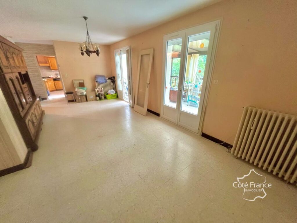 Très belle Maison familiale de 135 m2 avec vaste terrain arb – 6 pièces – 5 chambres – 135 m²