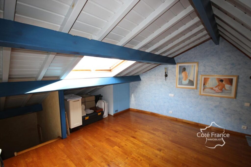 CHOOZ Maison 3 façades entièrement rénovée, belle opportunit – 3 pièces – 2 chambres – 99 m²