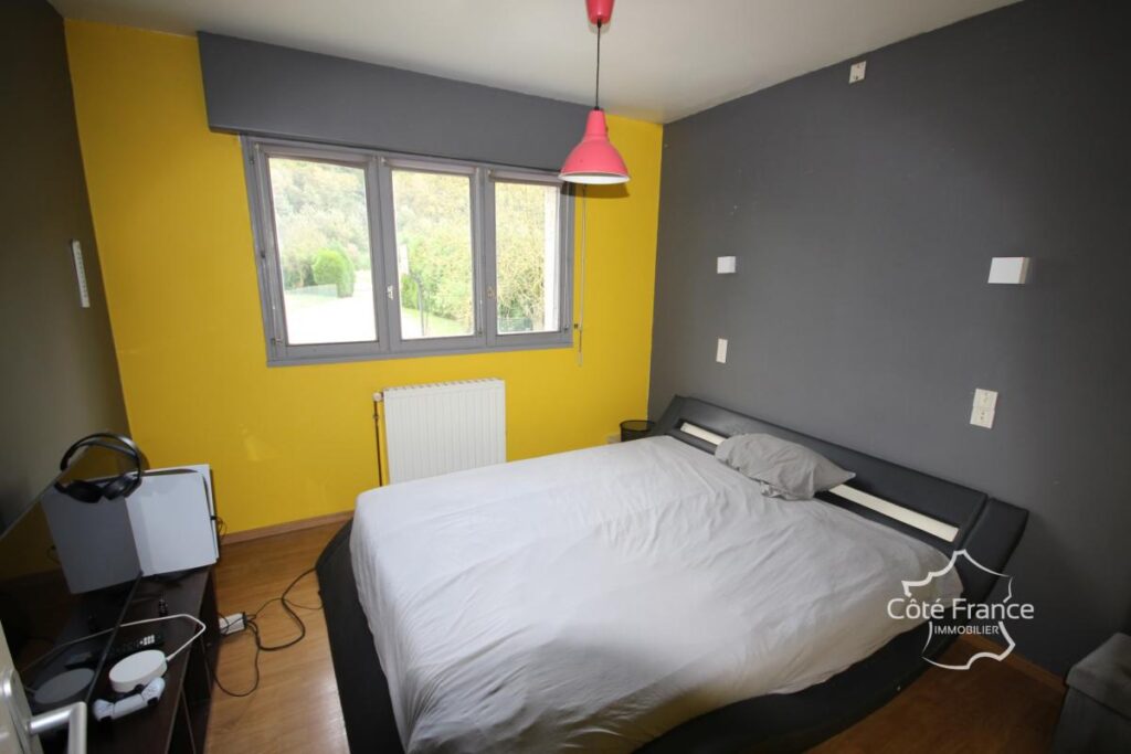 HIERGES Pavillon individuel de plain pied sur sous-sol compl – 5 pièces – 3 chambres – 135 m²