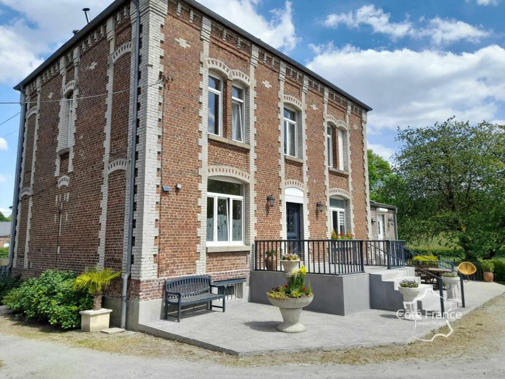 Propriété d’exception – 15 pièces – 9 chambres – 460 m²