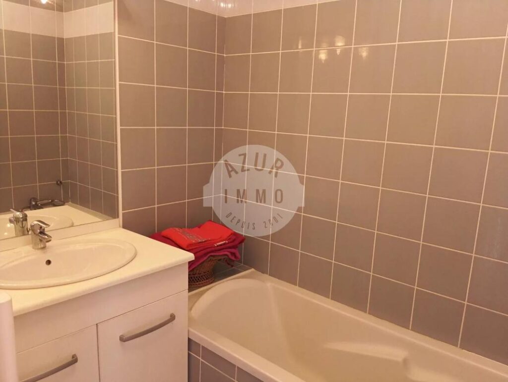 APPARTEMENT T2 52 M² + TERRASSE ET GARAGE – 2 pièces – NR chambres – 52 m²