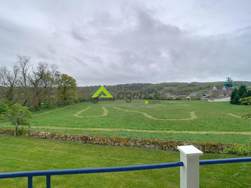 Maison de campagne dans charmant village – 5 pièces – 3 chambres – 110 m²