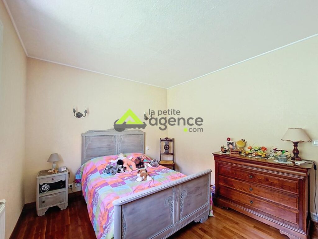 Maison sur sous-sol – BOURGANEUF – 5 pièces – 4 chambres – 125 m²